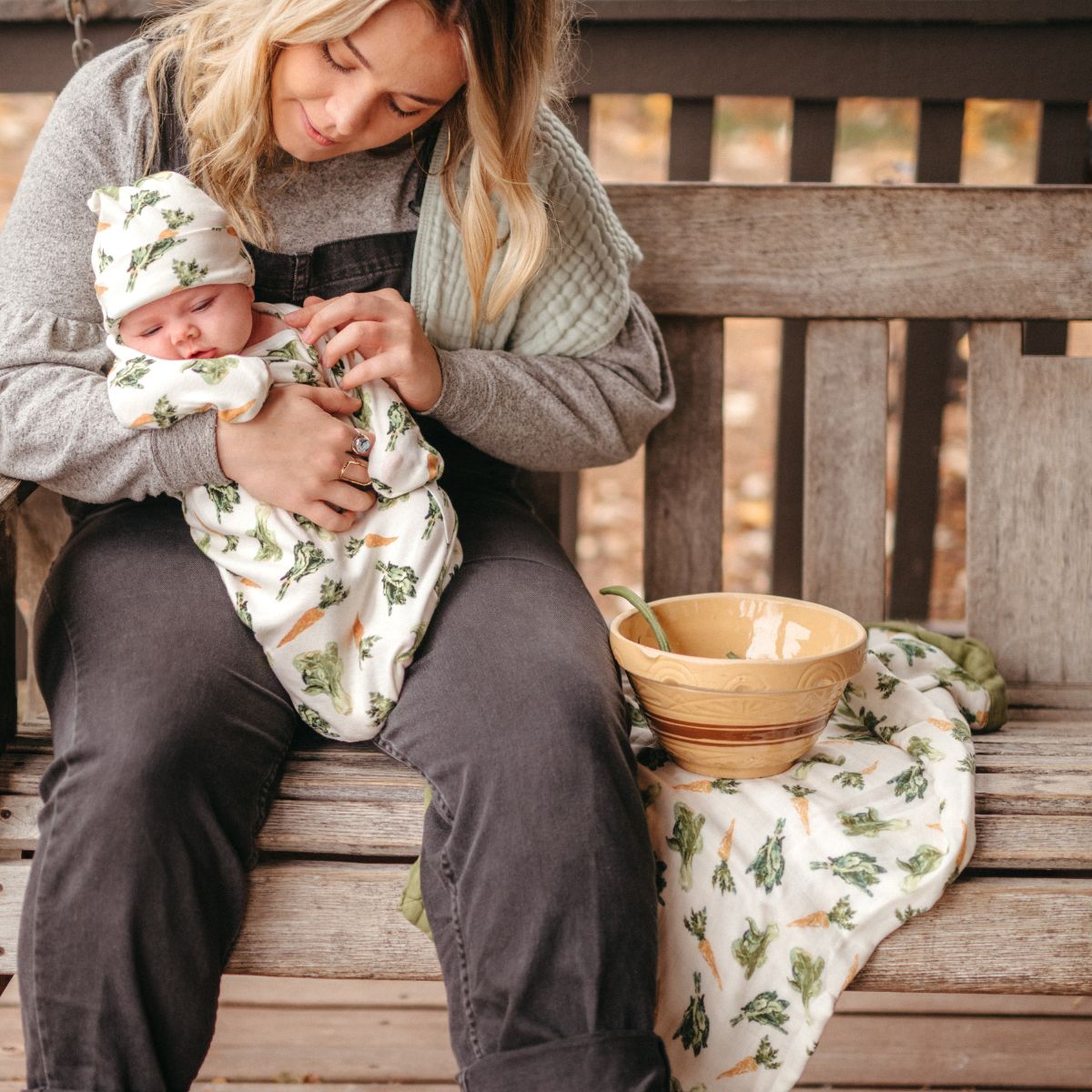 Tulip Luxe Stretch Newborn Gown & Hat Set