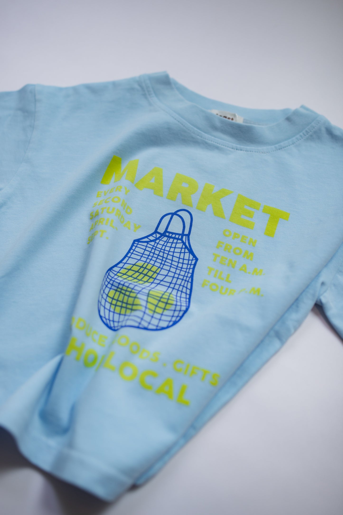 MARKET TEE