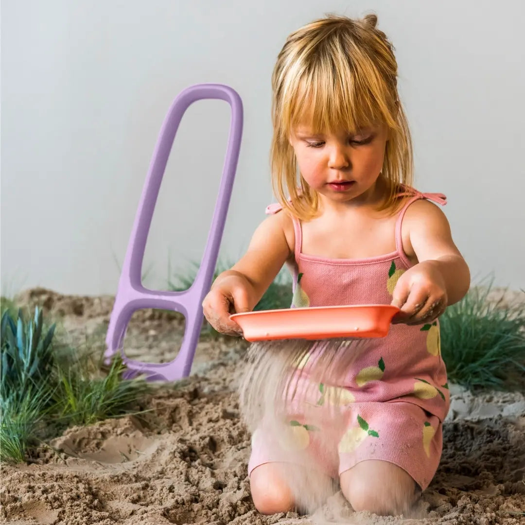 Scoppi Shovel Toy – Ergonomic Kids Beach Shovel