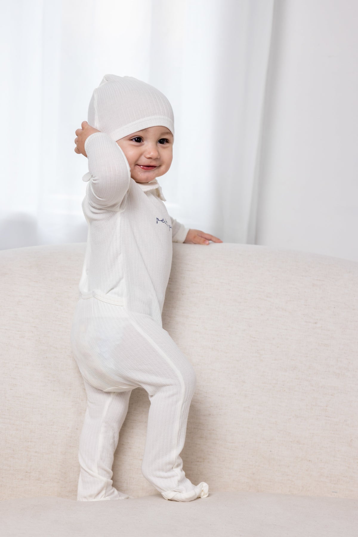 Petit Pouf Footie-White/Blue