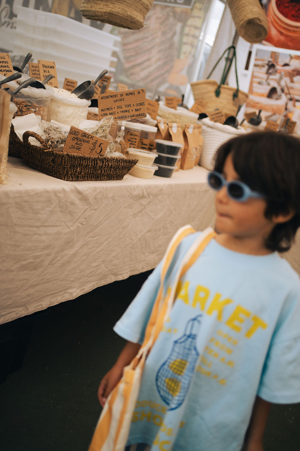 MARKET TEE