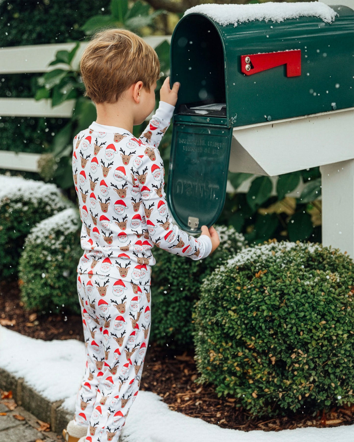 The Organic Long Sleeve Pajama Set [Santas Squad]