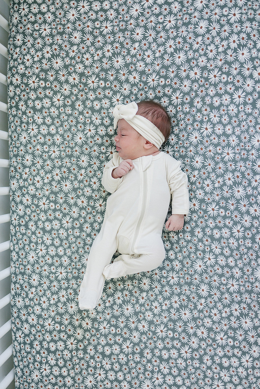 Dark Green Daisy Bamboo Stretch Crib Sheet