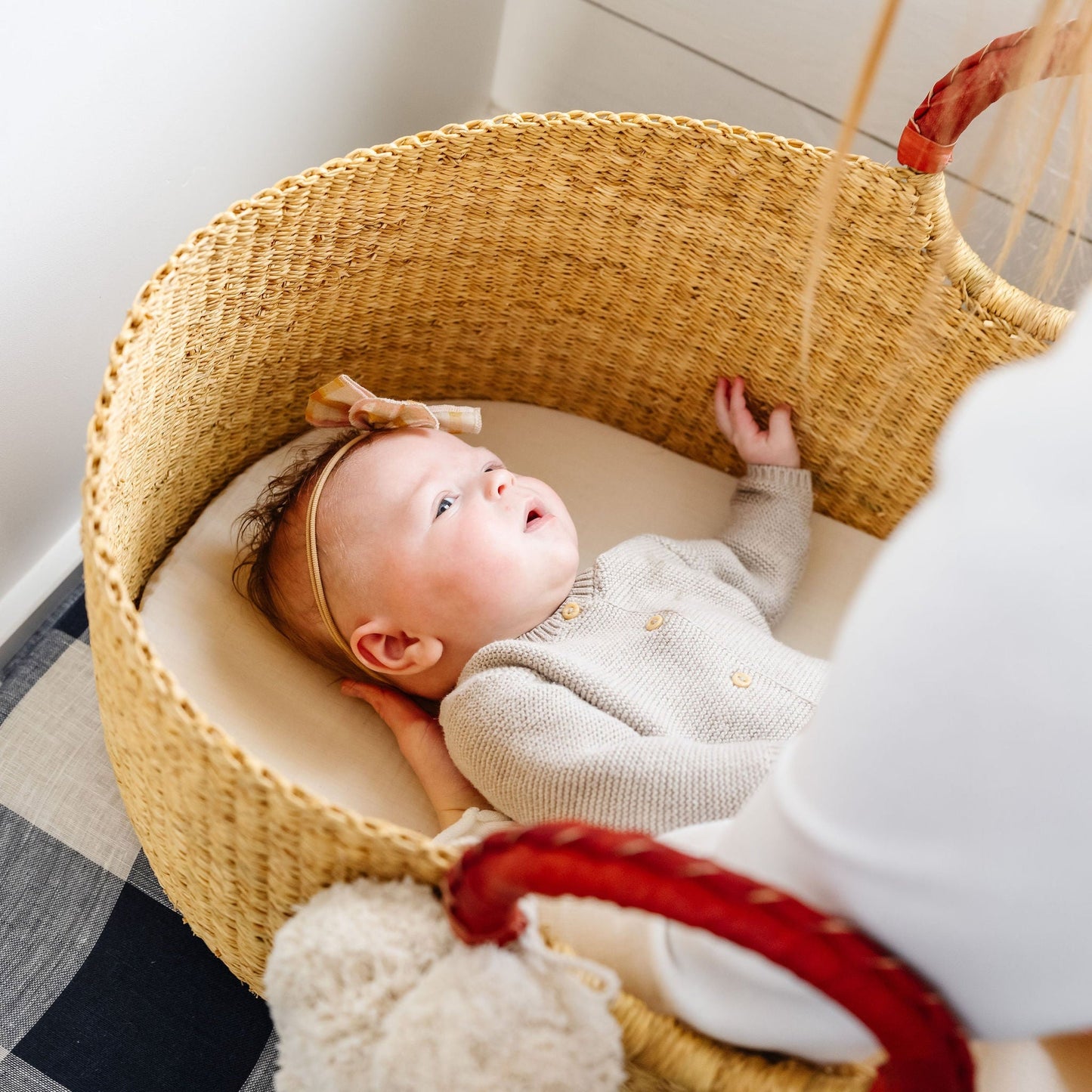 African Moses Basket, Cognac Circle Handle